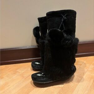 Mukluks - good condition. Not waterproof. Size 5 (fits 6)